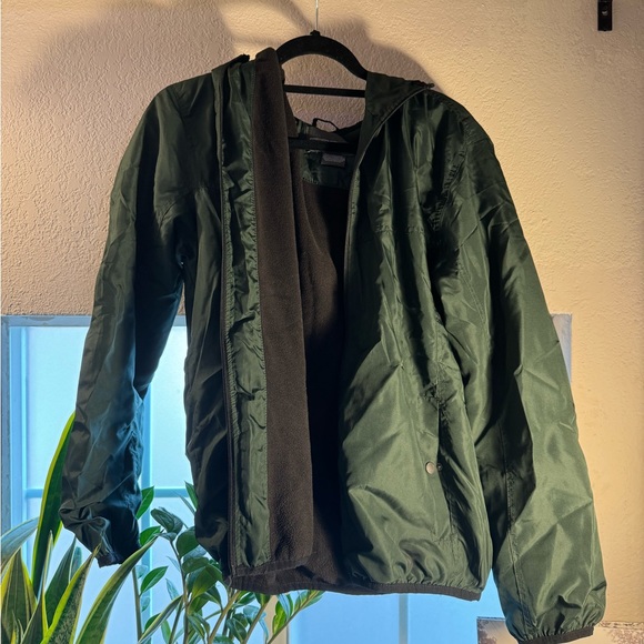 Olive green windbreaker - Picture 3 of 3